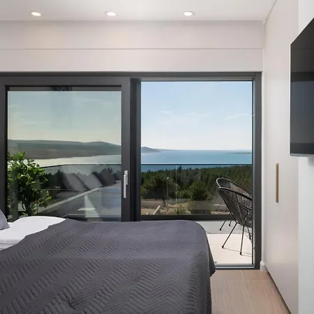 Serenity, Heated Pool, Jacuzzi, Sea View Villa Maslenica