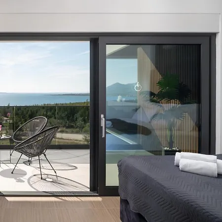 Serenity, Heated Pool, Jacuzzi, Sea View
